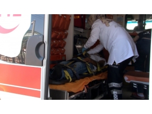 Zabıtadan Kaçan Seyyar Satıcıya Taksi Çarptı