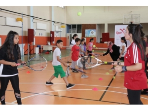 Teniste Çalışmalar Tam Gaz