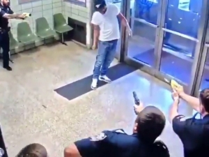 Polis Merkezine Girip Vurulmayı İstedi