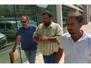 Gezmek İçin 2 Otomobil Çaldı