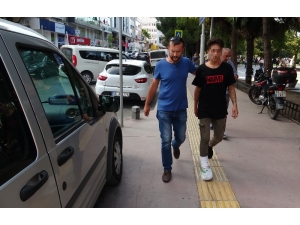 Arkadaşının Eniştesini Bıçakla Yaraladı, “Dinini Bilmeyen İmanını Bilemez” Dedi