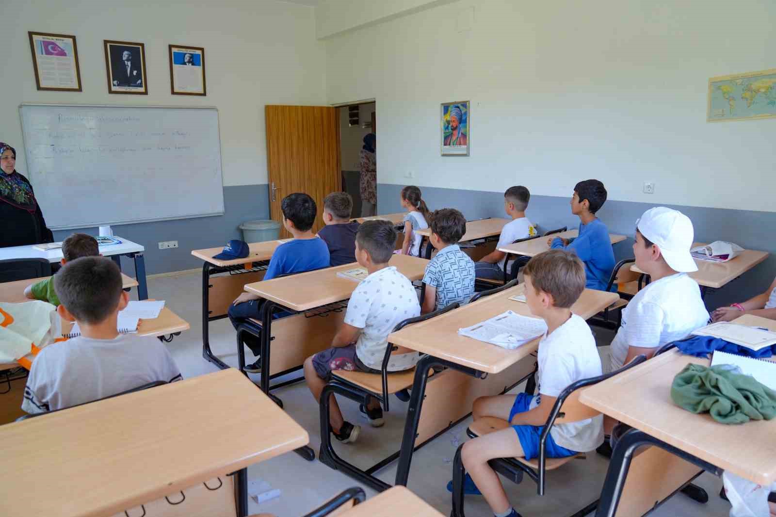 erbaa-da-cocuklar-yaz-tatilini-kur-an-kursunda-degerlendiriyor