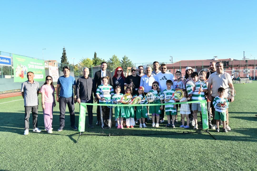 yesilyurt-ta-yaz-spor-okullari-ve-spor-akademisi-coskuyla-acildi