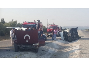 Kontrolden Çıkan Kamyonet Refüje Devrildi, 3 Kişi Yaralandı