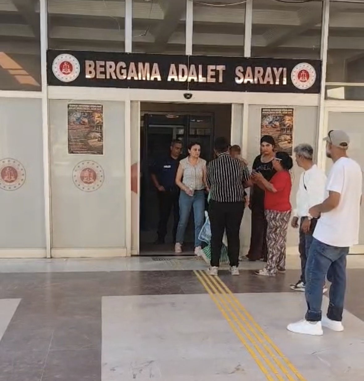 bergama-da-uyusturucu-operasyonu-kari-koca-tutuklandi