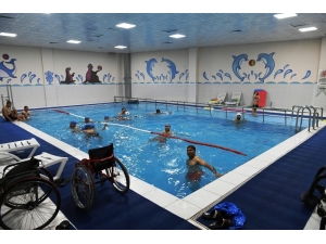 Şanlıurfa’da Engelli Vatandaşlara Yüzme Havuzu