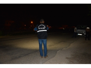 Evlilik İznindeki Bekçi Eşiyle Yürüyüş Yaptığı Sırada Araba Çarpması Sonucu Ağır Yaralandı