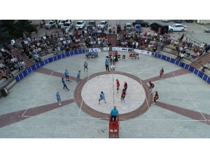 Dostluk Ve Kardeşlik Voleybol Turnuvası’nın Finali Nefes Kesti