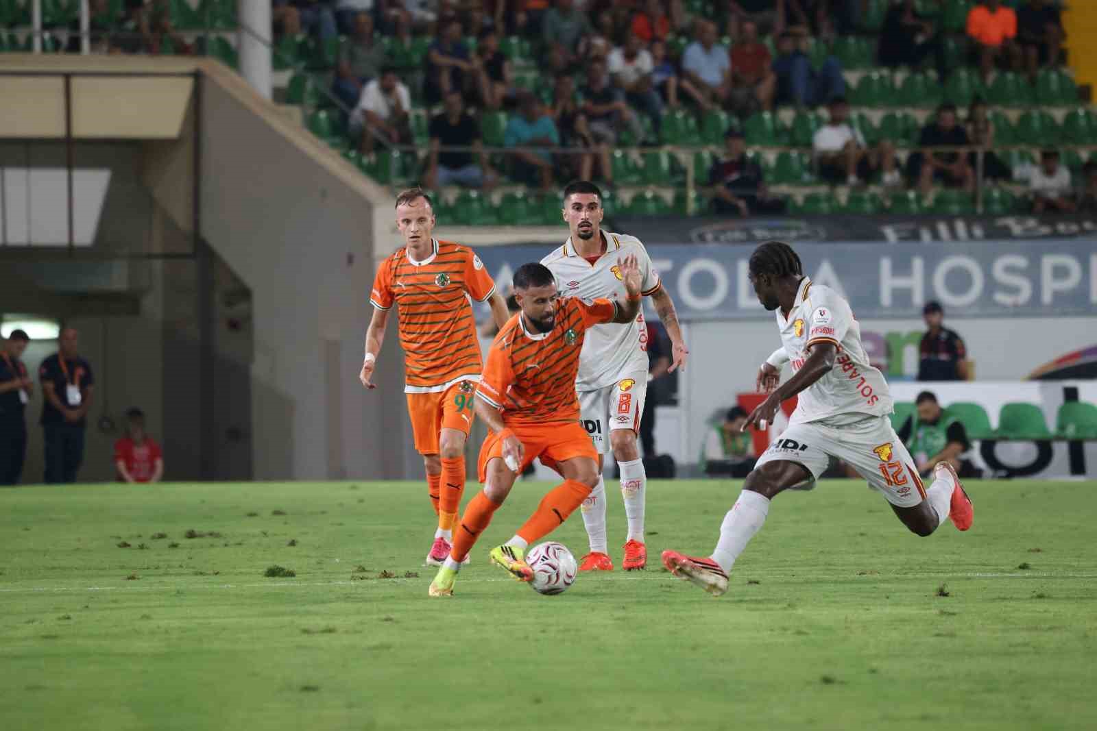 super-lig-de-galibiyeti-bulunmayan-goztepe-son-siradan-kurtulamadi