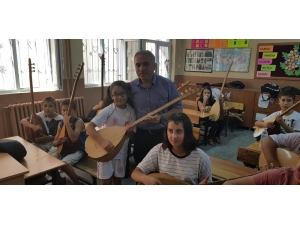 ‘Değerli Zamanlar’ Projesine Bakan Kasapoğlu’ndan Malzeme Desteği