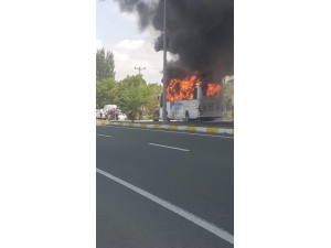 Balıkesir’de Yolcu Otobüsü Alev Aldı