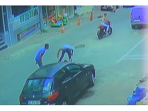 Esenyurt’ta Sokak Ortasında Silahlı Kavga