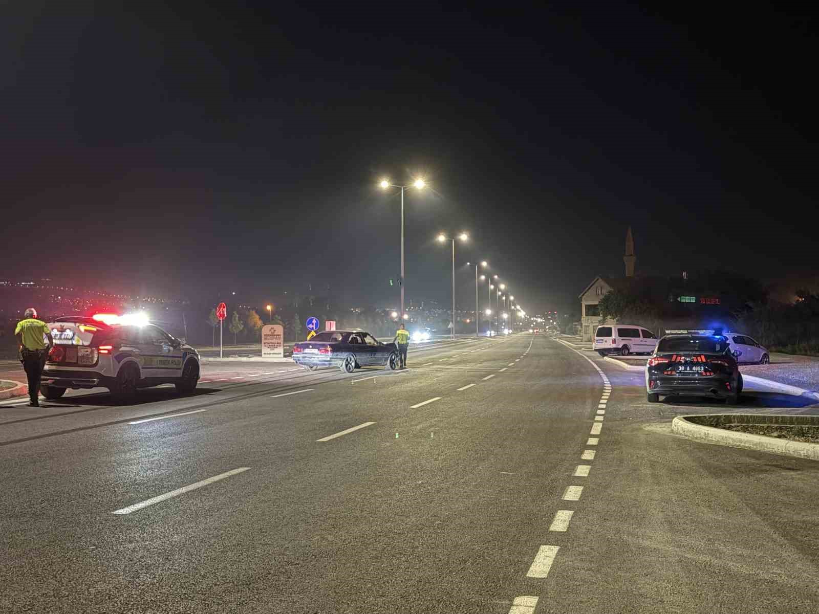 oto-tamircisi-test-icin-ciktigi-otomobille-kaza-yapti-2-yarali