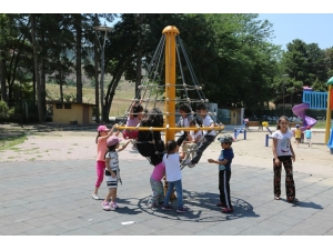 Oyuncak Kütüphanesi Öğrenci Ve Velileri Piknikte Bir Araya Geldi