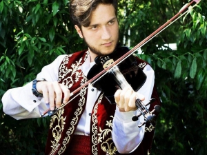 Oğlunun Doğum Gününü Kur’an Kursu Öğrencileriyle Kutladı