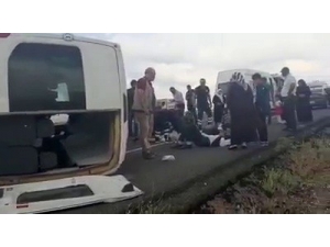 Kars’ta Hasta Taşıyan Diyaliz Aracını Rüzgar Devirdi: 8 Yaralı