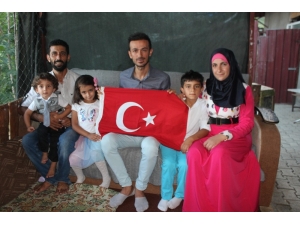 Suriyeli Küçük Kardeşlerin Türkiye Sevgisi