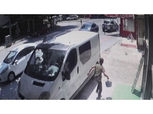 15 Yaşındaki Çocuk Kasadan Paraları Alıp Kaçtı