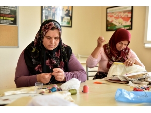 Gündüzler’de Kadınlar Mefruşat Kursunda Buluşuyor