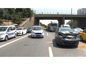 Tem Otoyolunda Karşıdan Karşıya Geçmek İsteyen Şahsa Araç Çarptı: 1 Ağır Yaralı