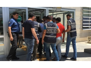 Sahte Polisler, 100 Bin Tl’lik Ziynet Eşyası Dolandırdı, Gerçek Polise Yakalandı