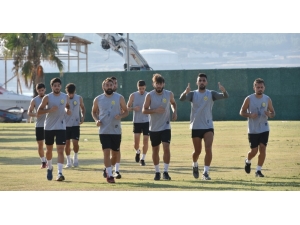 Aliağaspor Fk Takımı Kondisyon Depoluyor