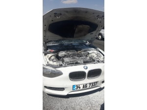 Diyarbakır’da Seyir Halindeki Lüks Otomobil Yandı
