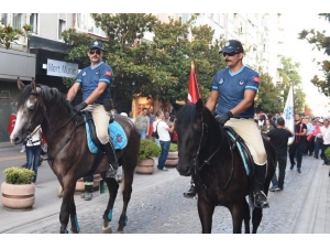 Kurtdere Kortejinde Atlı Zabıta Sürprizi