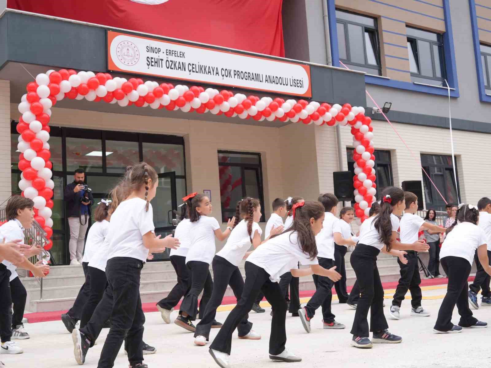 sinop-ta-16-derslikli-modern-lise-hizmete-acildi