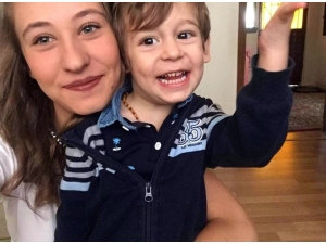 Yanarak Can Veren Oğluna Ve Kardeşine Son Bakış