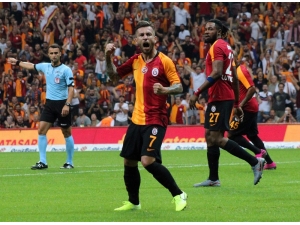 Galatasaray’da Yeni Transferler Türk Telekom Stadyumu’na Ayak Bastı