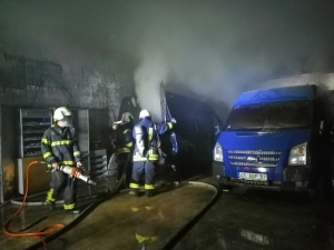 Manisa’daki Depo Yangınında 3 Araç Ve Binlerce Paket Sigara Kül Oldu