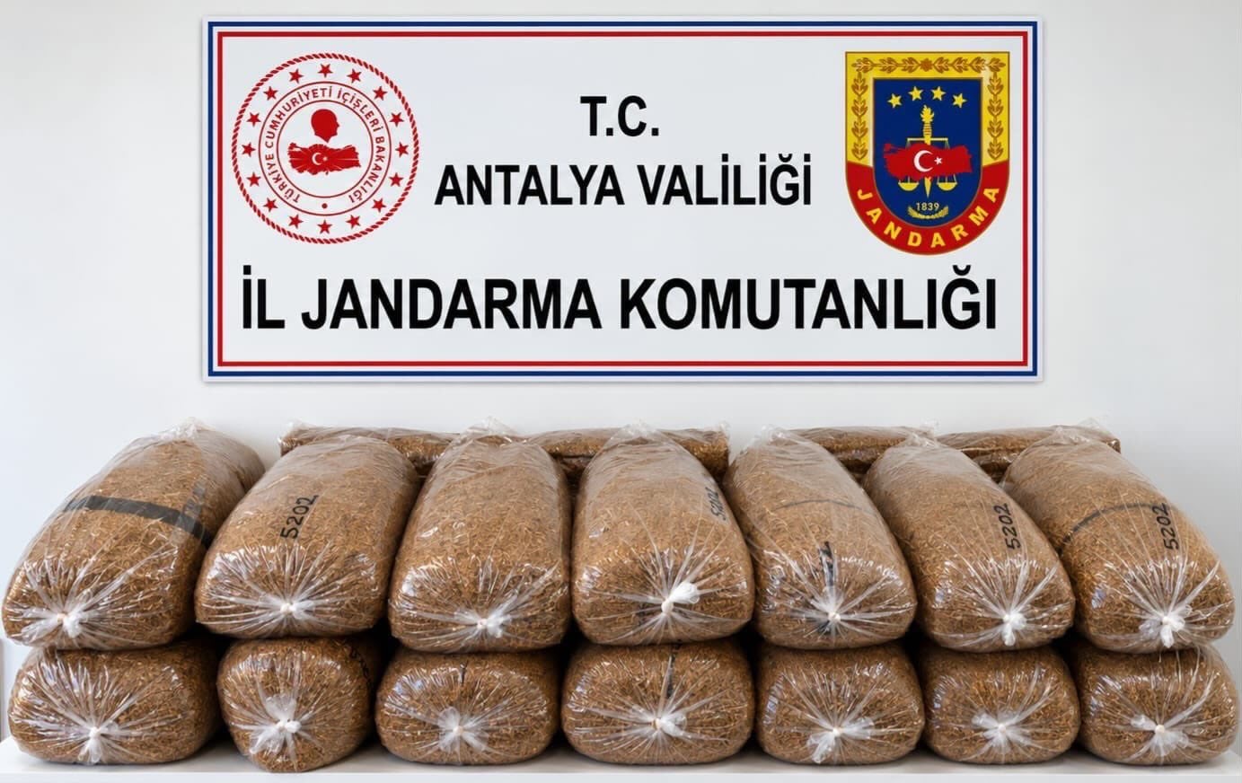 alanya-da-144-kilo-kacak-tutun-ele-gecirildi