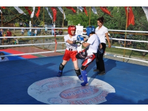 Simav’da Zafer Kupası Kick Boks Şampiyonası Heyecanı