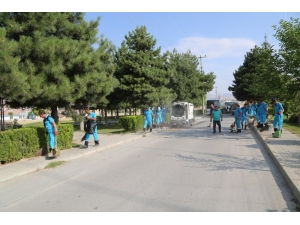 Niğde Belediyesi Temizlik Ekipleri Her Gün Bir Mahallede