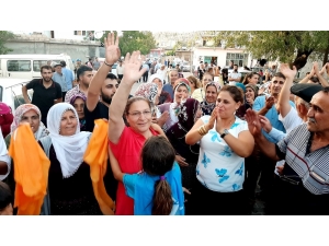 ‘Hükümet Kadın’ Seçimi Kazandı