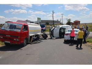 Tekirdağ’da 3 Araç Birbirine Girdi: 2 Yaralı