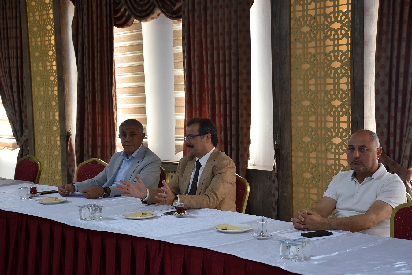 salihli-de-kultur-ve-sanat-vakfi-icin-kritik-toplanti