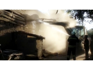 Açık Unutulan Lamba Samanlığı Yaktı