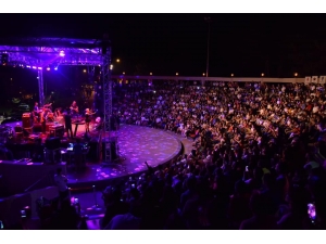 Sanatçı Pamela’dan Muhteşem Konser