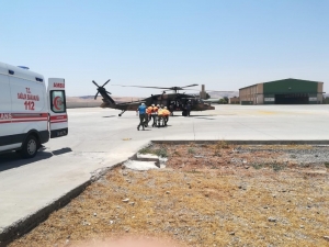 Siirt’te Askeri Helikopter Yaralı Çocuk İçin Havalandı