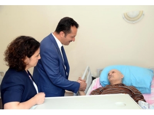 Vali Şentürk, Huzurevi Sakinleriyle Bir Araya Geldi