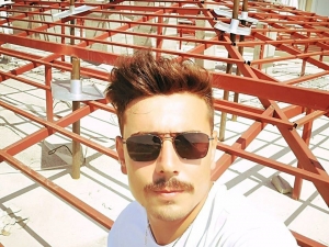 Karanlıkta Çalışan Annesine Seyyar Elektrik Hattı Çeken Genci Elektrik Çarptı