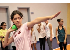 Atletizm Yaz Spor Okuluna Büyük İlgi