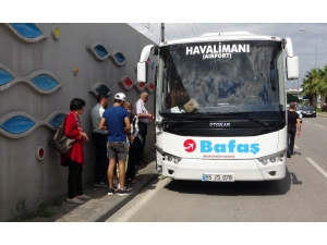 3 Araç Birbirine Girdi, 44 Yolcu Ölümden Döndü