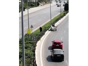 At Arabası İle Geldi Yol Ortasındaki Demir Bariyeri Çaldı