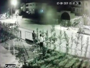 Gözlerine Kestirdikleri Motosikleti Taşıyarak Çaldılar