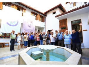 Büyükşehir 100 Yaş Evi’nde Yüzler Gülüyor