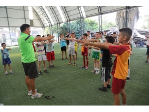 Erdemli’de Yaz Spor Kursları Sürüyor