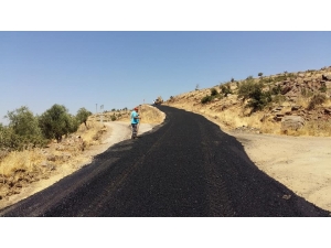 Köylerde Asfaltlama Çalışmaları Sürüyor